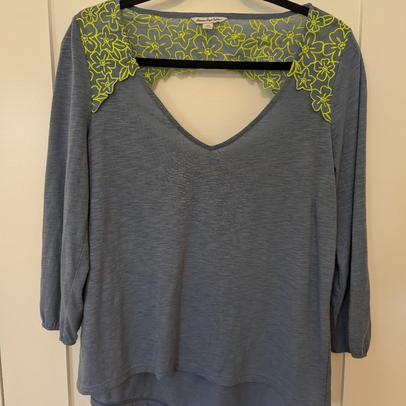 American Eagle Outfitters Floral Keyhole Women's Top - Picture 6 of 6